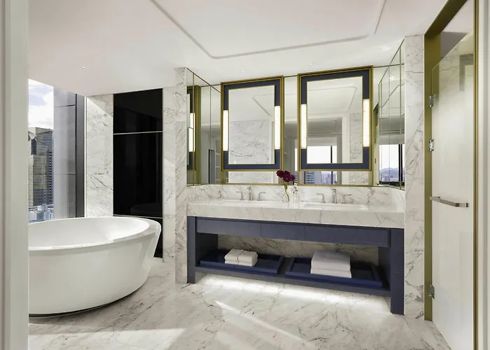 Sofitel Ambassador & Hotel 5*